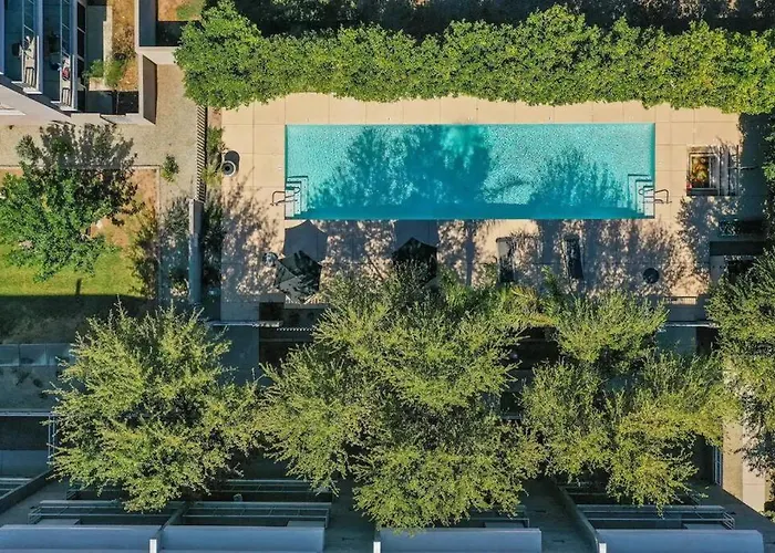 Lofty Apartment